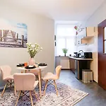 Lejlighedshotel W11 - Loftaffair