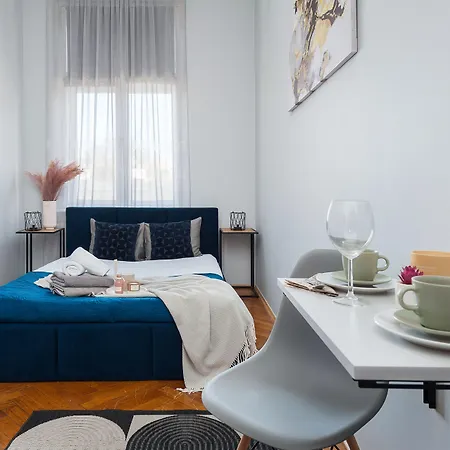 W11 - Loftaffair 3* Krasków